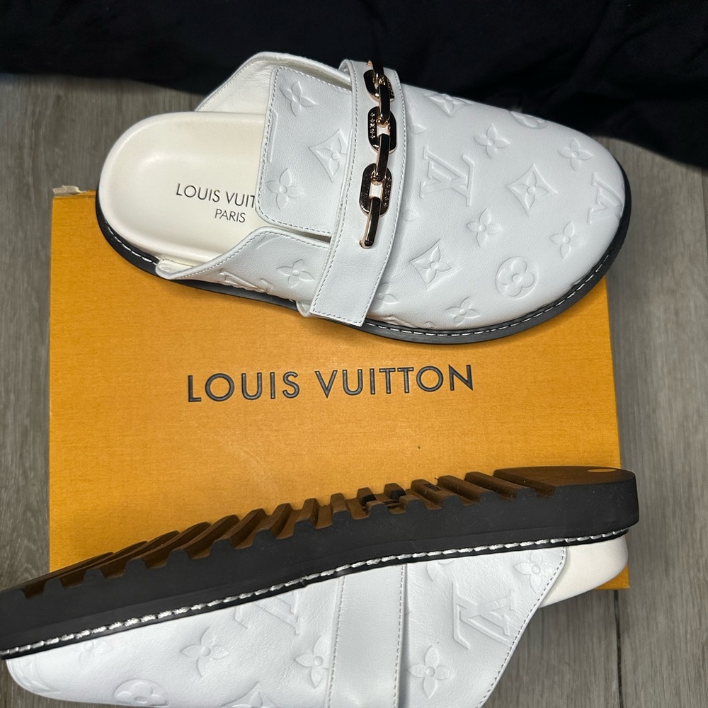 Louis Vuitton White Embossed Slip-Ons with Chain (Used)
